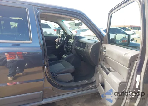 2014 Jeep Patriot Sport z USA, uszkodzony, nr VIN 1C4NJPBBXED752685